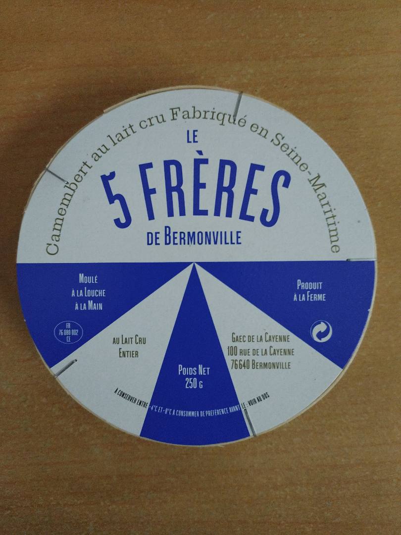 Camembert fermier au lait cru 5 Frères : photo du produit rappelé le 02/10/2026