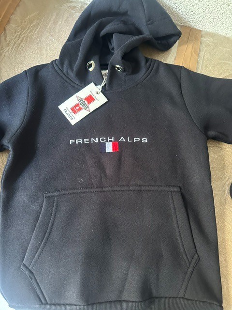 Sweat shirt capuche enfant du 8 au 14 ans Ikonik : photo du produit rappelé le 04/08/2026